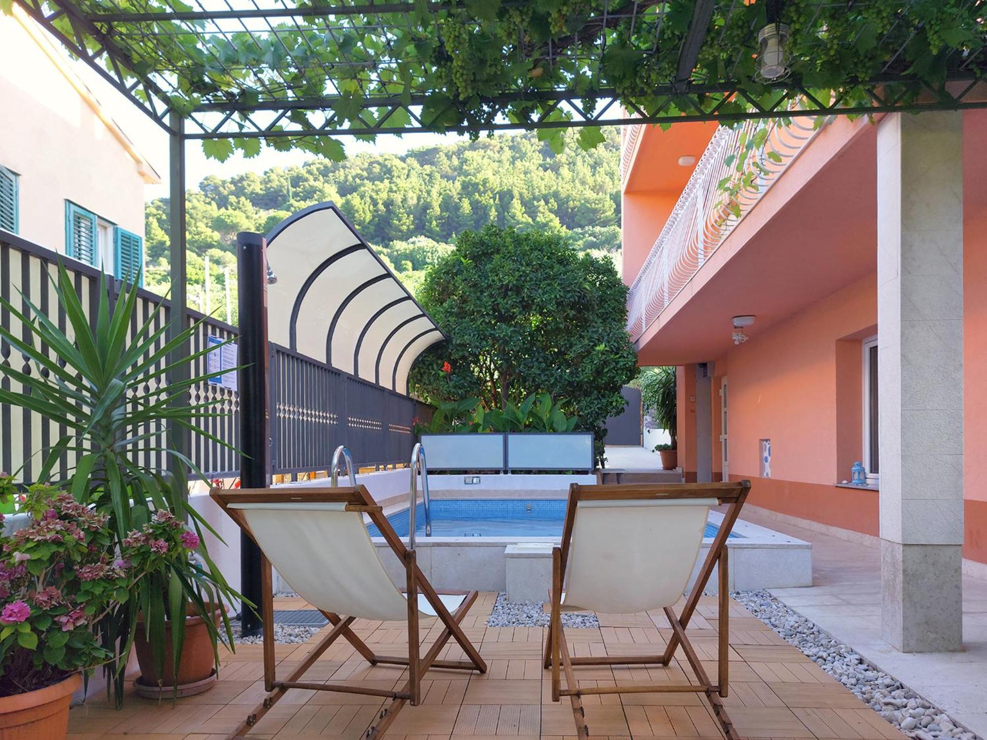 Poolside Paradise - A Hidden Gem In Split Exterior foto